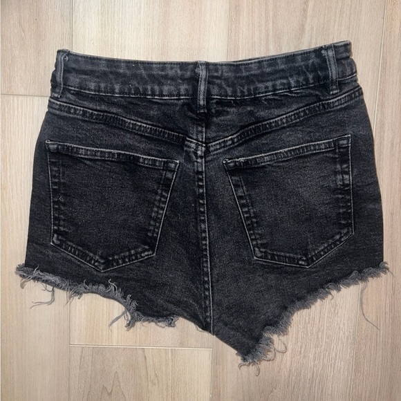 ZARA Women's Cut Off Denim Jean Shorts Washed Black High Rise Size 6 - Picture 3 of 5